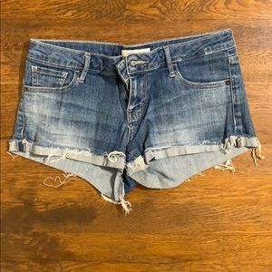 LIKE NEW Guess 28 waist Jean Shorts